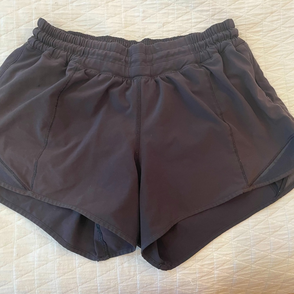 Lululemon hotty hot size 6tall black shorts